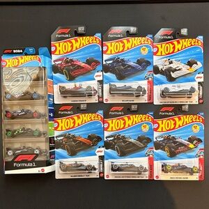 Formula 1 Collectible Cars  5 pack FERRARI WILLAMS RACING RED BULL VISA MCLAREN